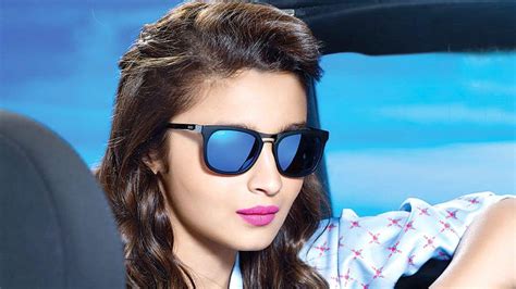 alia bhatt goggles.